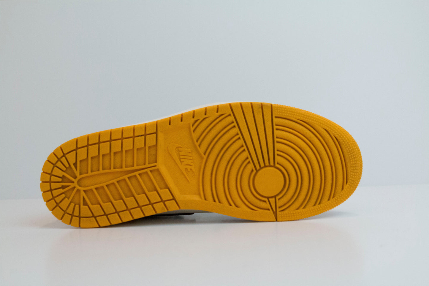 AJ1 YELLOW TOE USED SIZE 13M