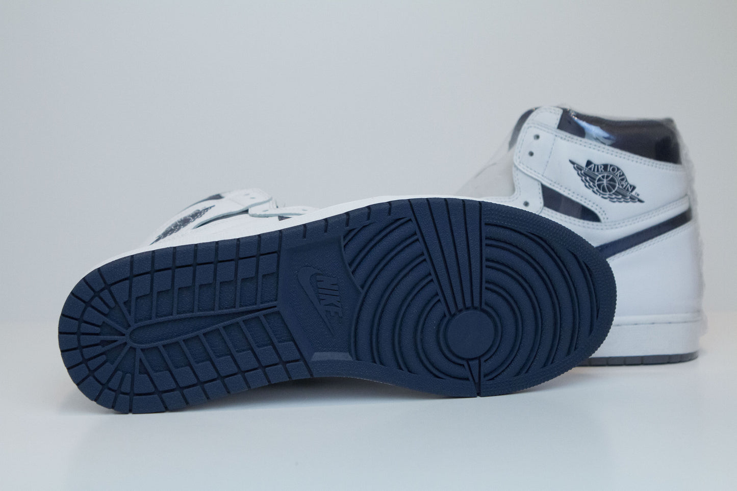AJ1 METALLIC NAVY DS SIZE 12M