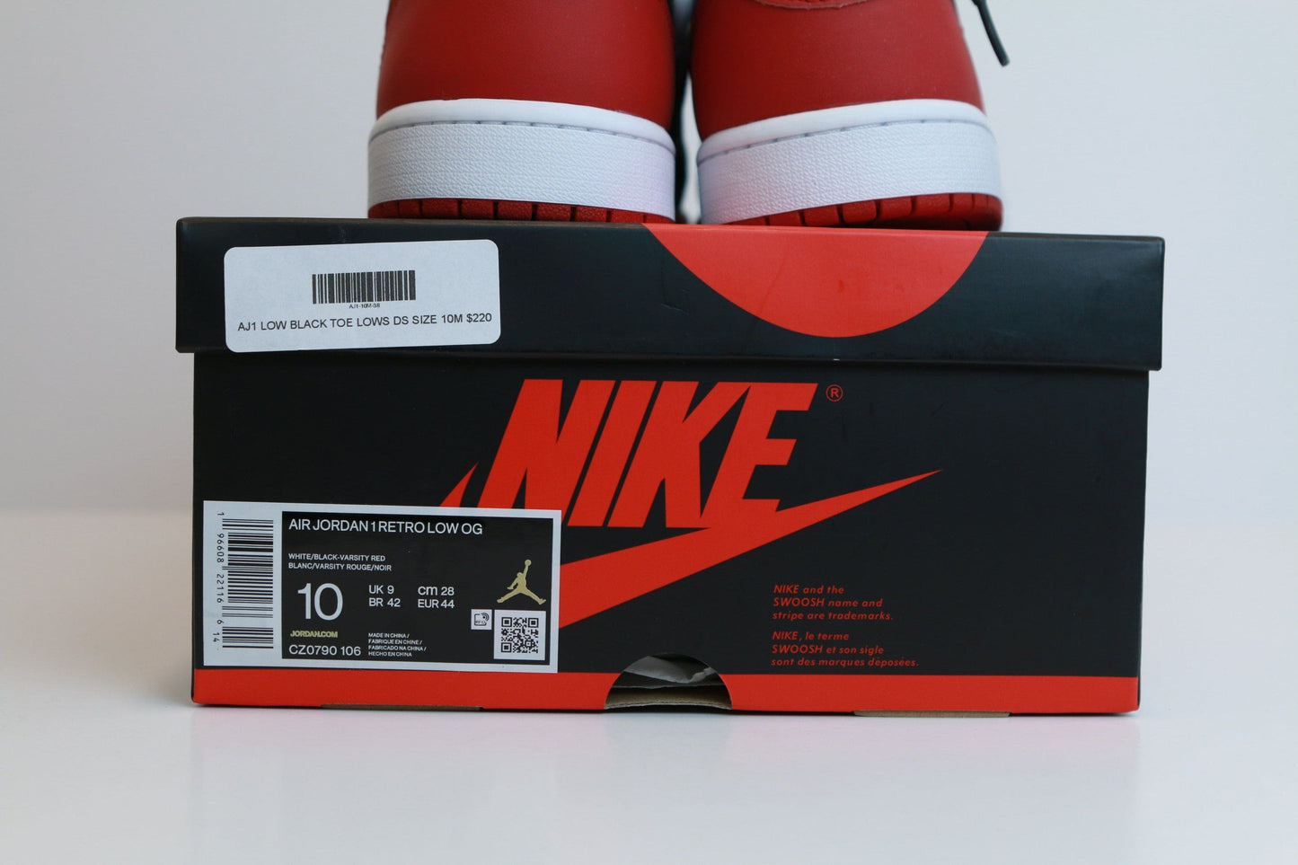AJ1 LOW BLACK TOE DS