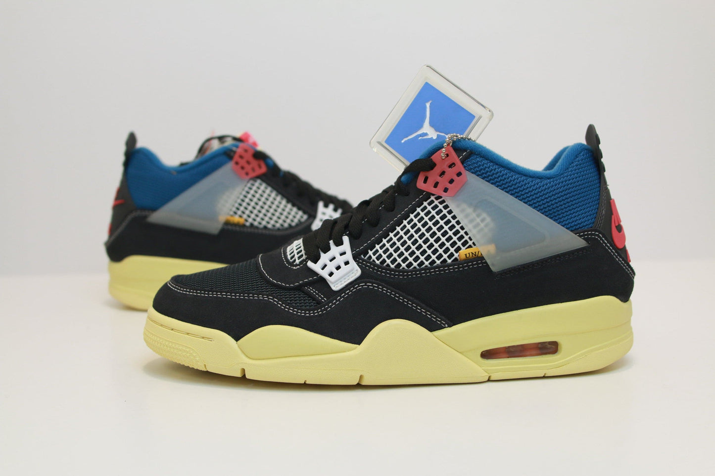 AJ4 X UNION OFF NIOR DS SIZE 11M