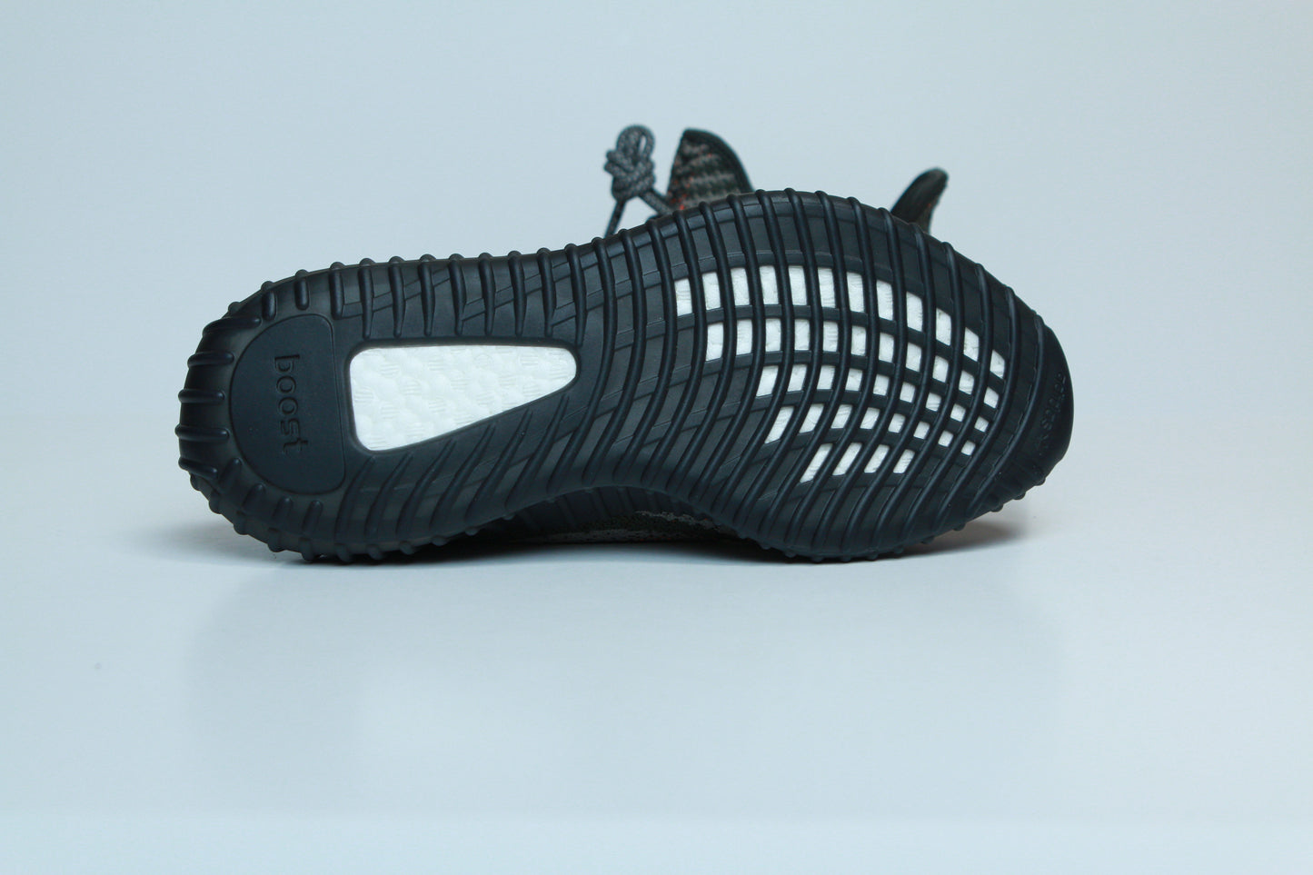 YEEZY 350 CARBON BELUGA DS