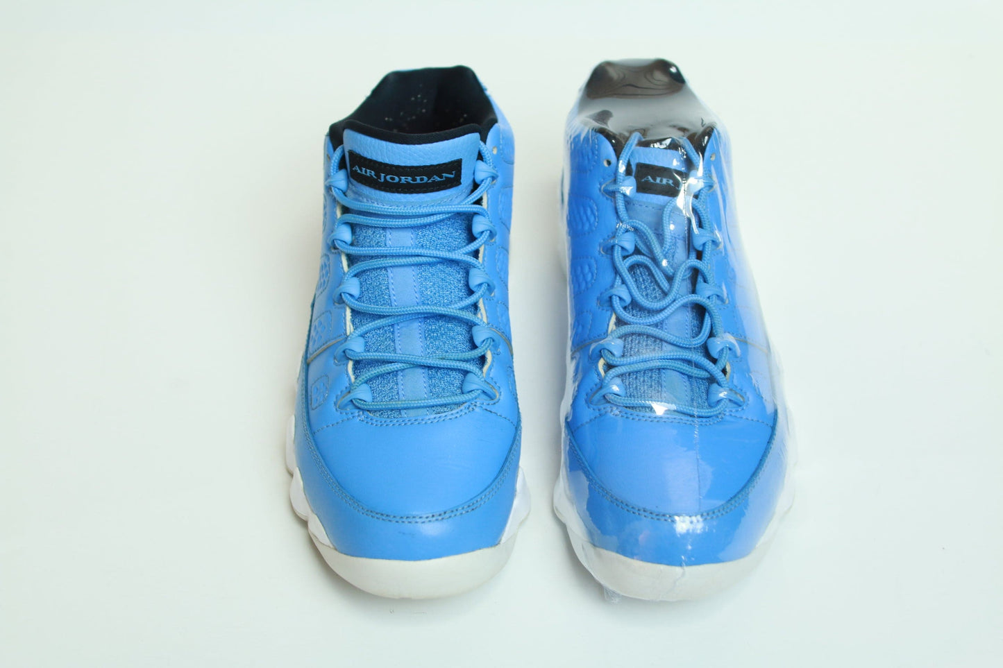 AJ9 PANTONE USED NO BOX SIZE 8.5M