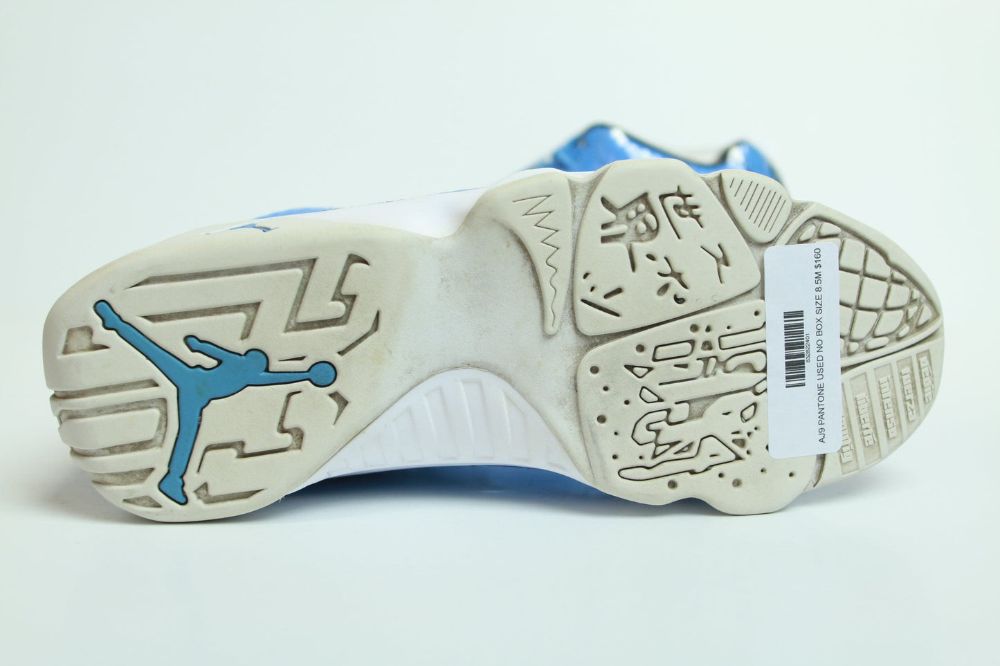 AJ9 PANTONE USED NO BOX SIZE 8.5M