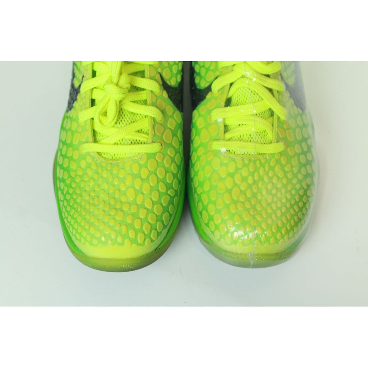 KOBE 6 GRINCHES 2010 NO BOX 5.5Y