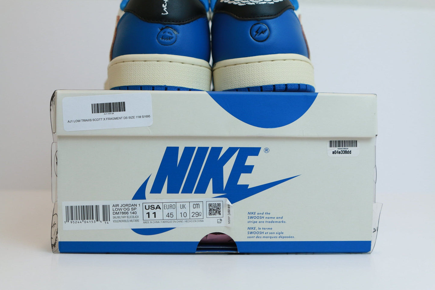 AJ1 LOW TRAVIS SCOTT X FRAGMENT DS SIZE 11M