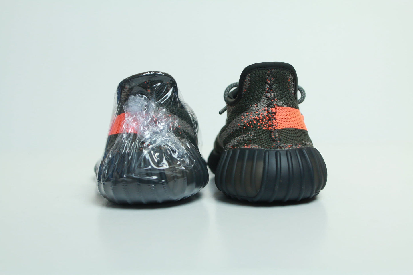 YEEZY 350V2 CARBON BELUGA DS SIZE 6.5M