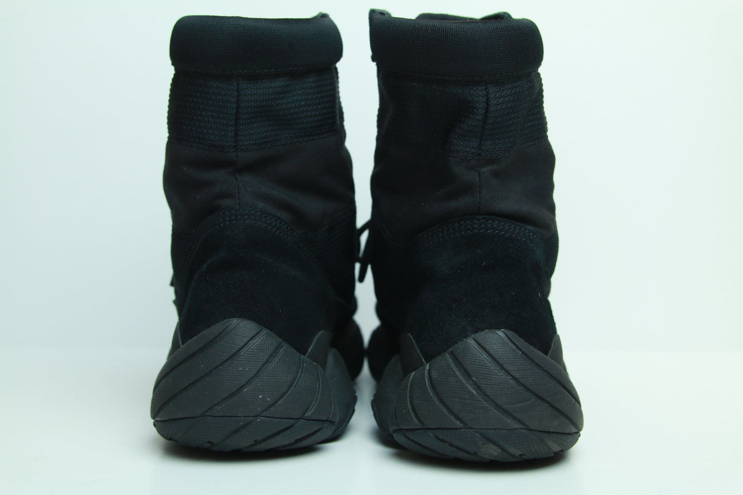 YEEZY 500 TACT BOOT UTILITY BLACK USED 12M NO BOX