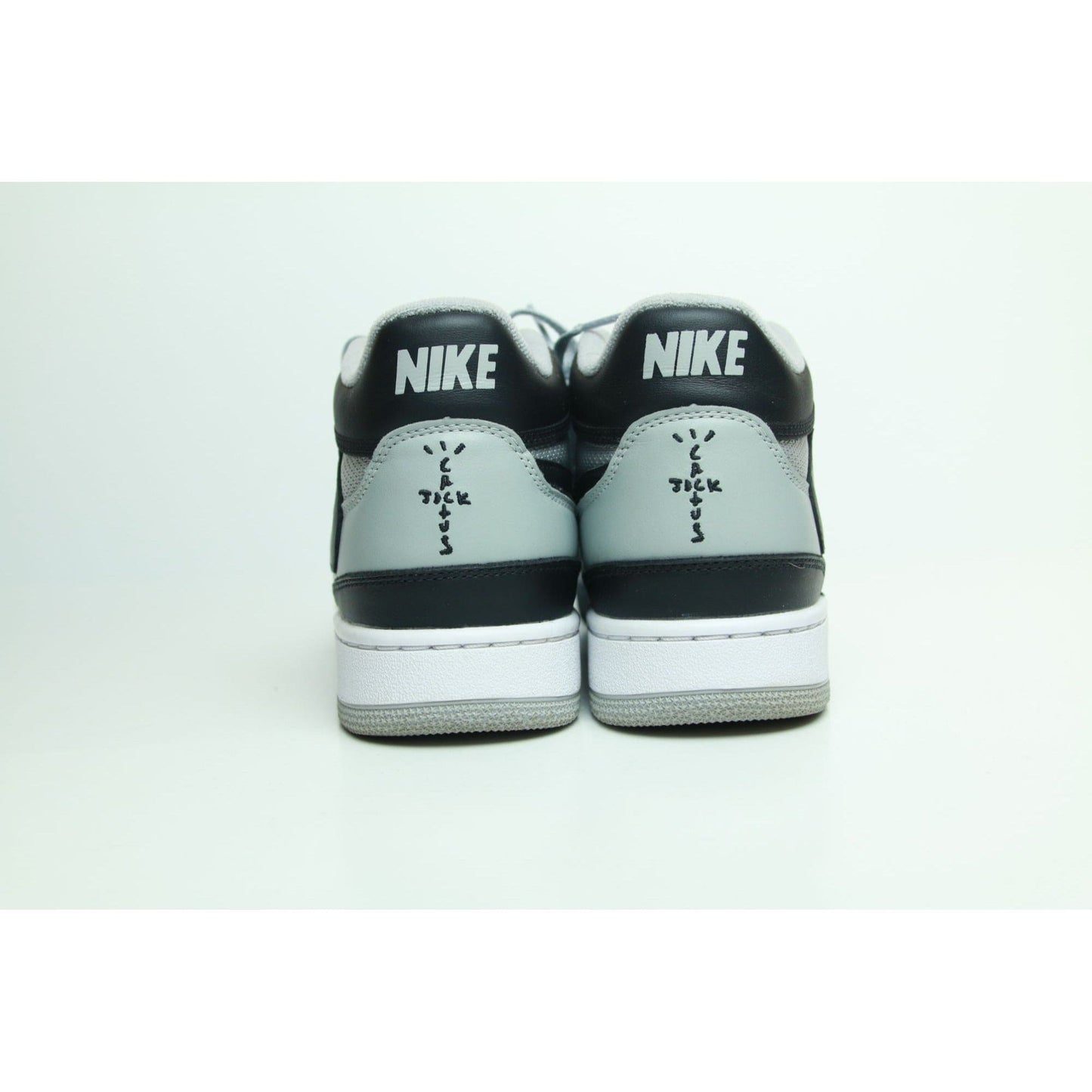 NIKE X CACTUS JACK MAC ATTACK USED 10M